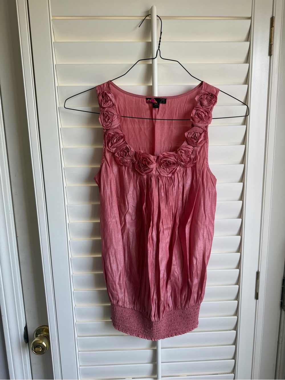 2000’s Forever 21 Rosette Neckline Smocked Hem Tank Top S